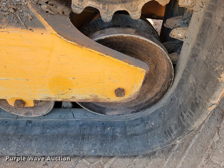 image for item KA9322 2011 Mustang 2100RT  tracked skid steer loader