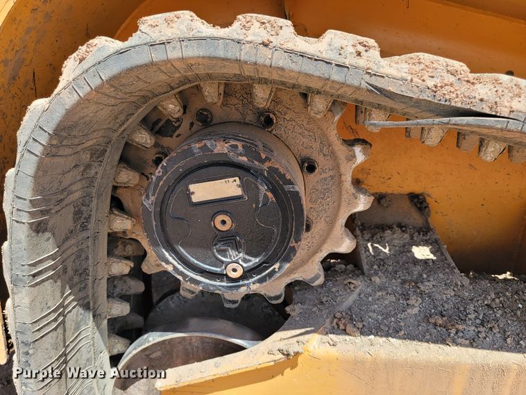 image for item KA9322 2011 Mustang 2100RT  tracked skid steer loader