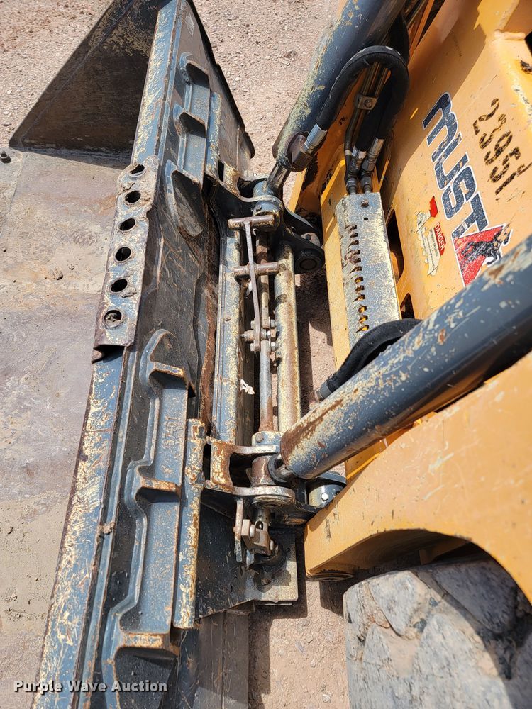 image for item KA9323 Mustang 1500R  skid steer loader