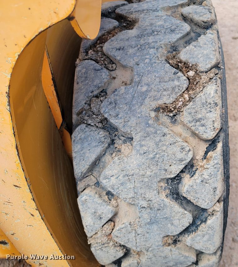 image for item KA9323 Mustang 1500R  skid steer loader