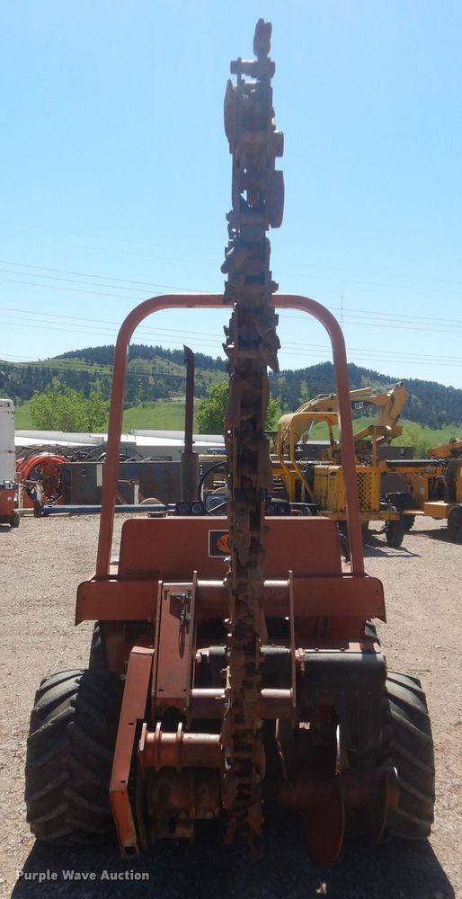 image for item KA9326 1985 Ditch Witch 4010  trencher