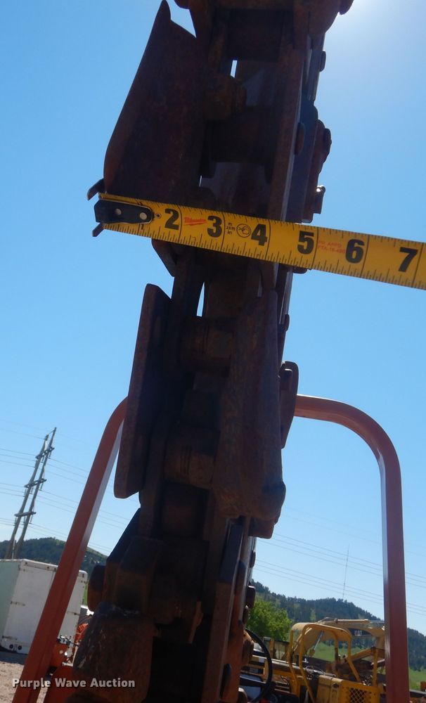 image for item KA9326 1985 Ditch Witch 4010  trencher