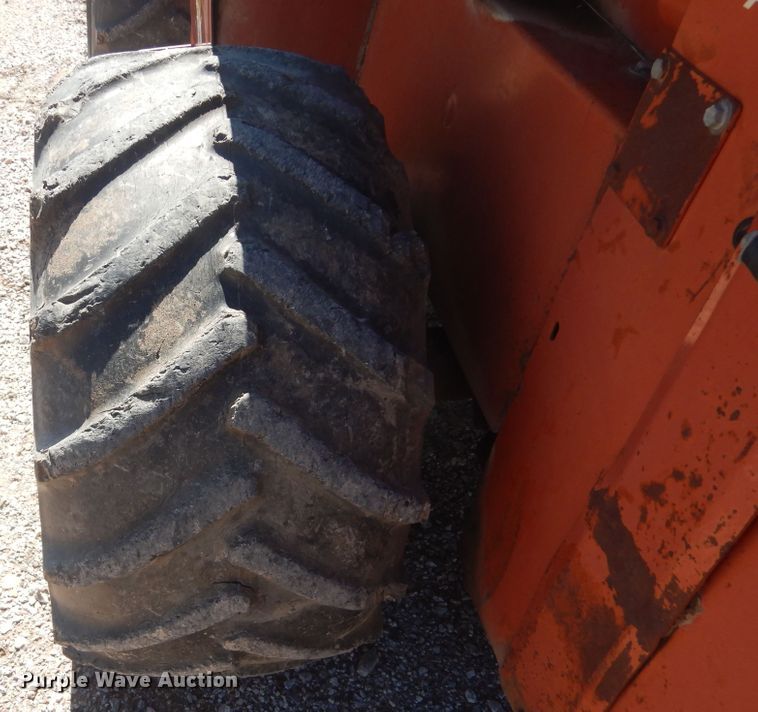 image for item KA9326 1985 Ditch Witch 4010  trencher