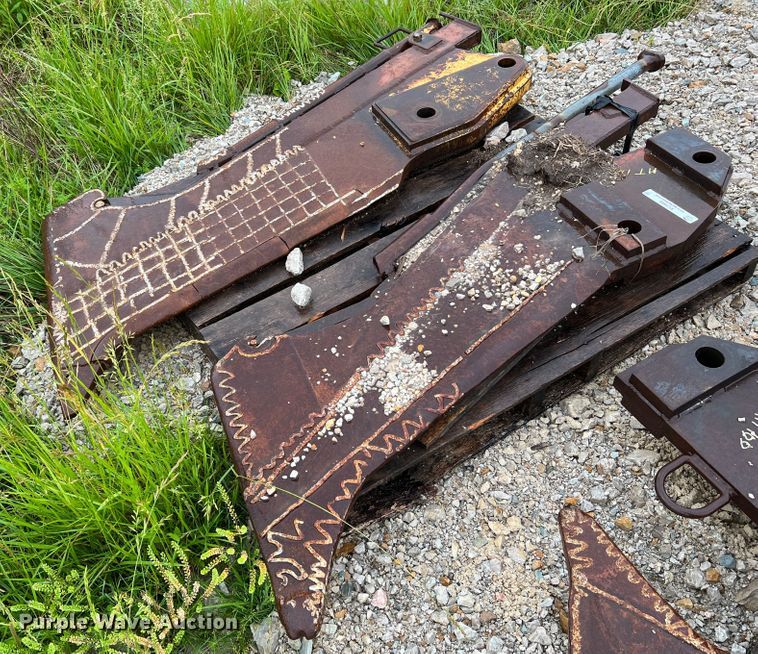 image for item KC9984 (2) Ditch Witch vibratory cable plow blades