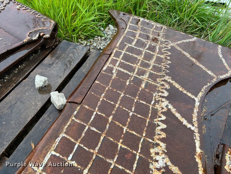 image for item KC9984 (2) Ditch Witch vibratory cable plow blades