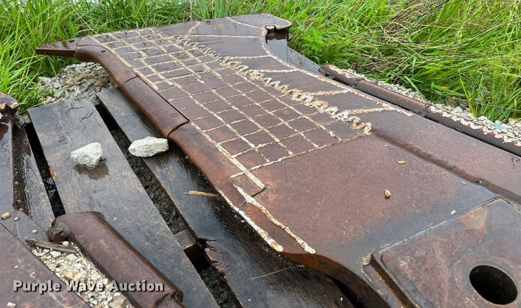 image for item KC9984 (2) Ditch Witch vibratory cable plow blades