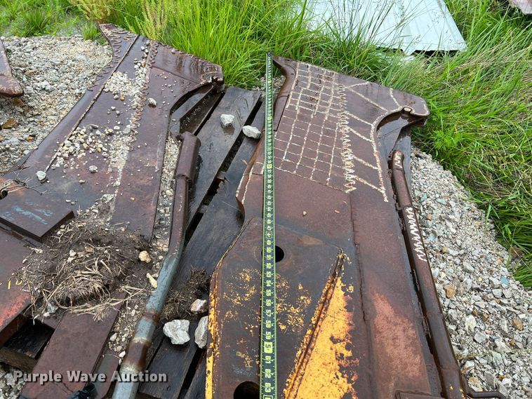 image for item KC9984 (2) Ditch Witch vibratory cable plow blades