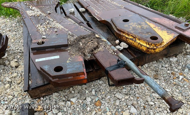 image for item KC9984 (2) Ditch Witch vibratory cable plow blades