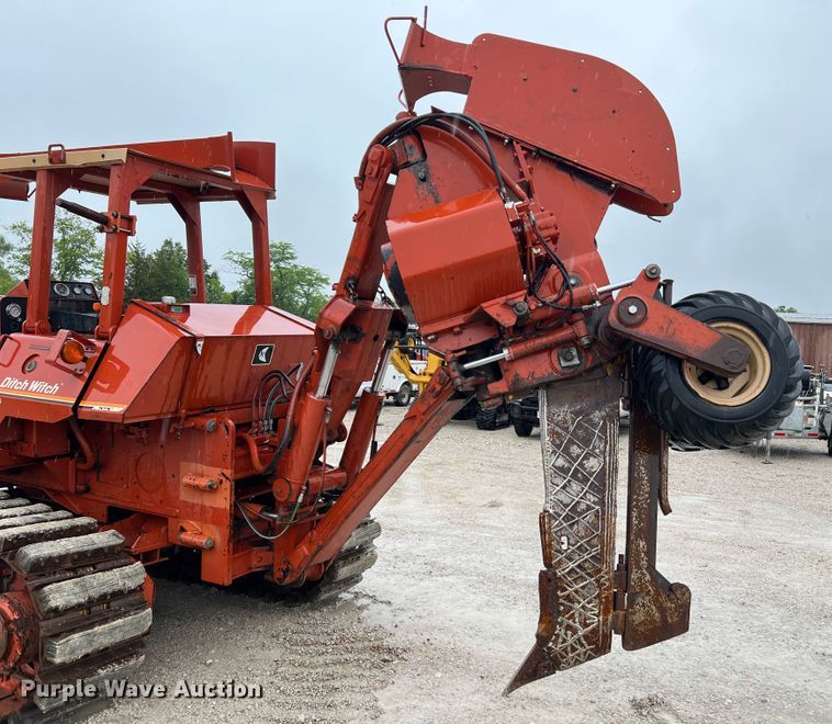 image for item KC9986 1994 Ditch Witch HT100  cable plow