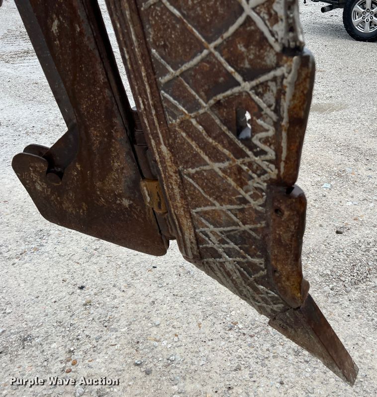 image for item KC9986 1994 Ditch Witch HT100  cable plow