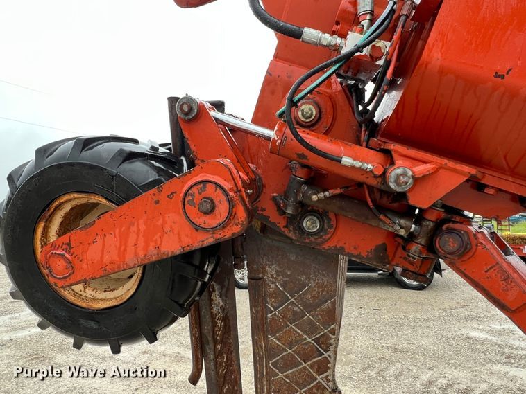 image for item KC9986 1994 Ditch Witch HT100  cable plow