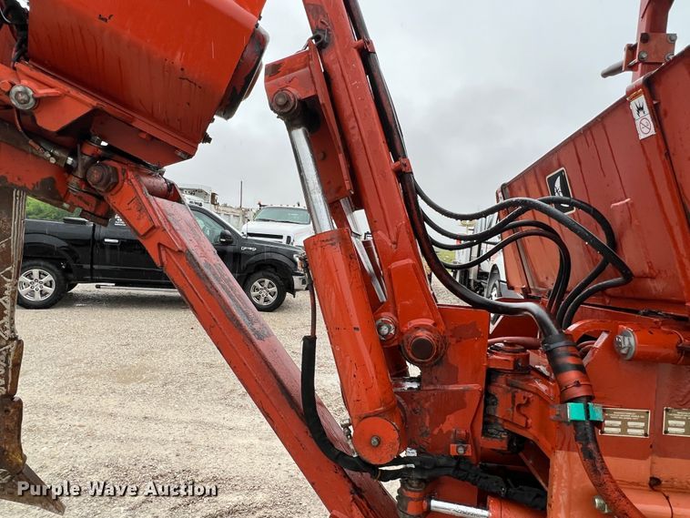 image for item KC9986 1994 Ditch Witch HT100  cable plow