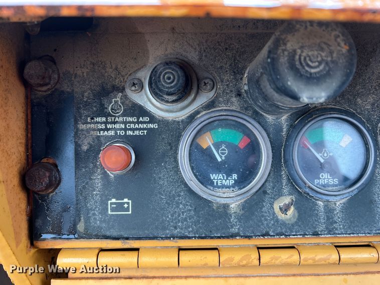 image for item KC9987 1995 Case 550G  dozer