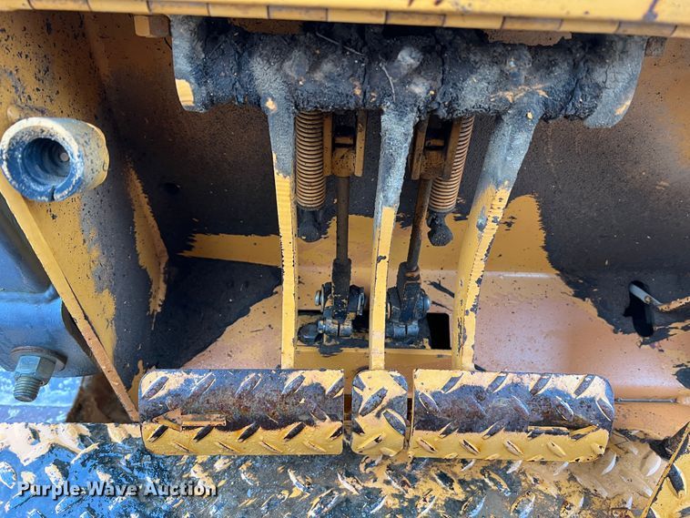 image for item KC9987 1995 Case 550G  dozer