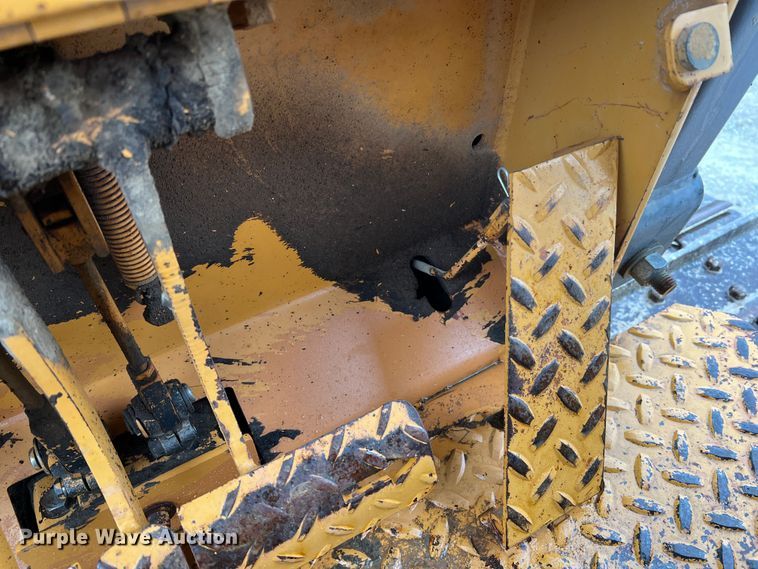 image for item KC9987 1995 Case 550G  dozer