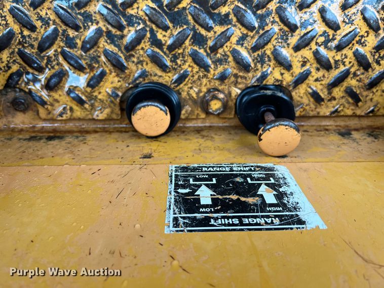 image for item KC9987 1995 Case 550G  dozer