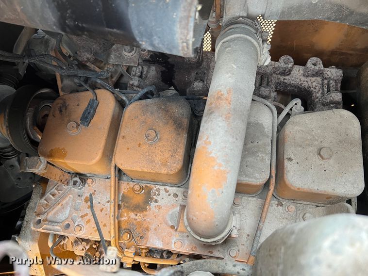 image for item KC9987 1995 Case 550G  dozer