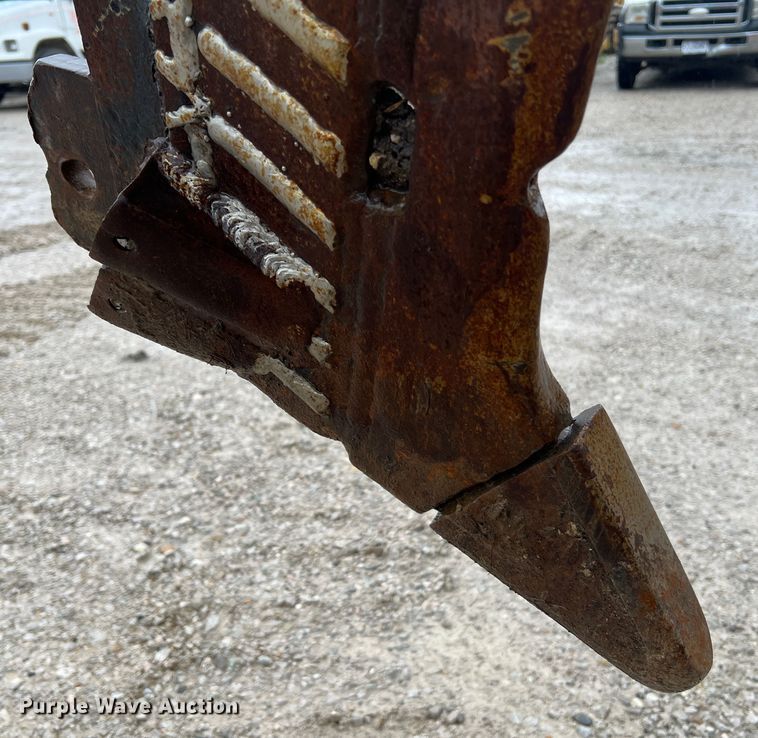 image for item KC9988 1998 Ditch Witch HT100  cable plow