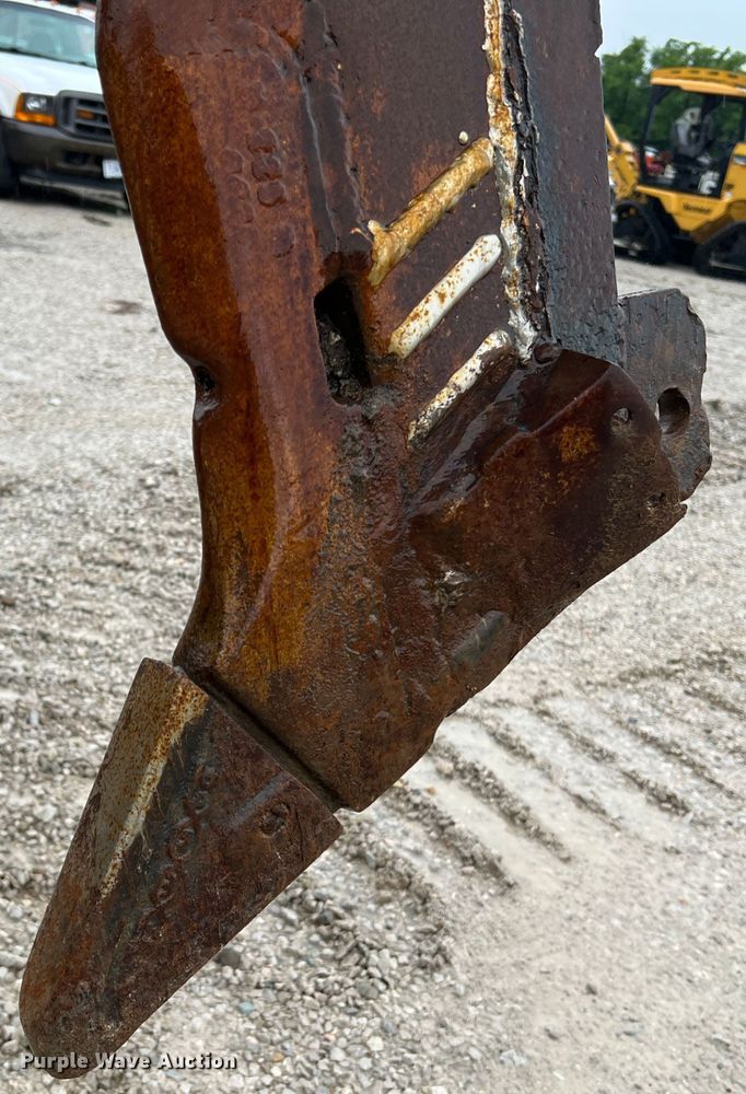 image for item KC9988 1998 Ditch Witch HT100  cable plow