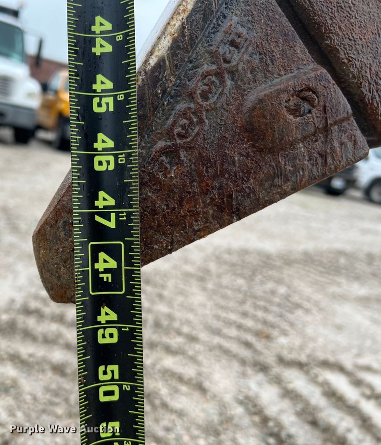 image for item KC9988 1998 Ditch Witch HT100  cable plow