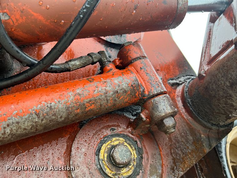 image for item KC9988 1998 Ditch Witch HT100  cable plow