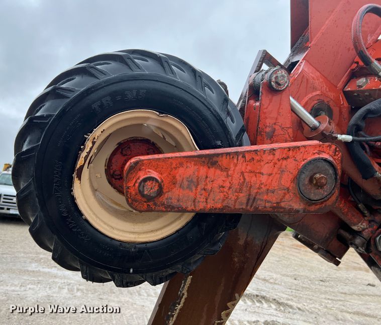 image for item KC9988 1998 Ditch Witch HT100  cable plow