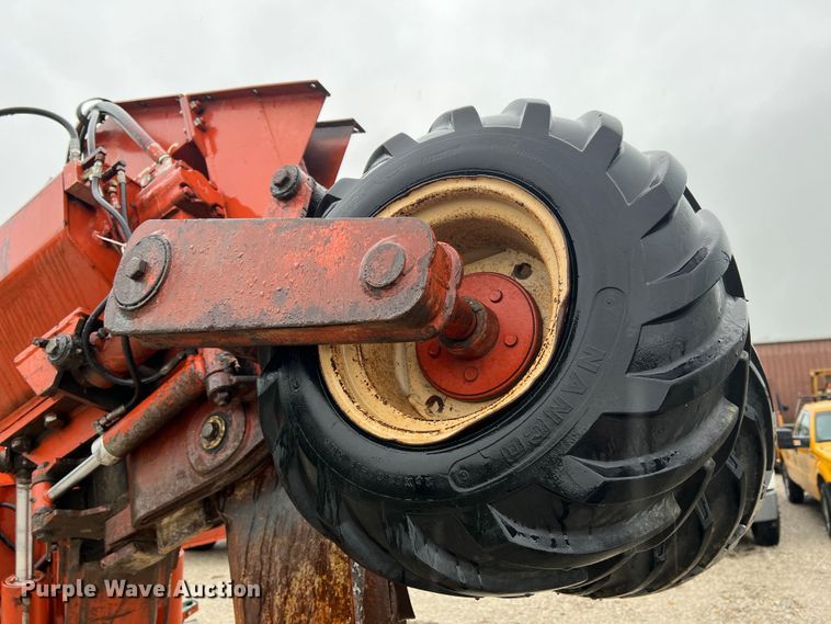 image for item KC9988 1998 Ditch Witch HT100  cable plow