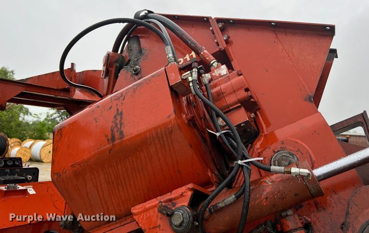 image for item KC9988 1998 Ditch Witch HT100  cable plow