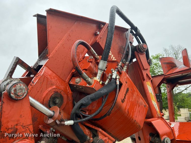 image for item KC9988 1998 Ditch Witch HT100  cable plow