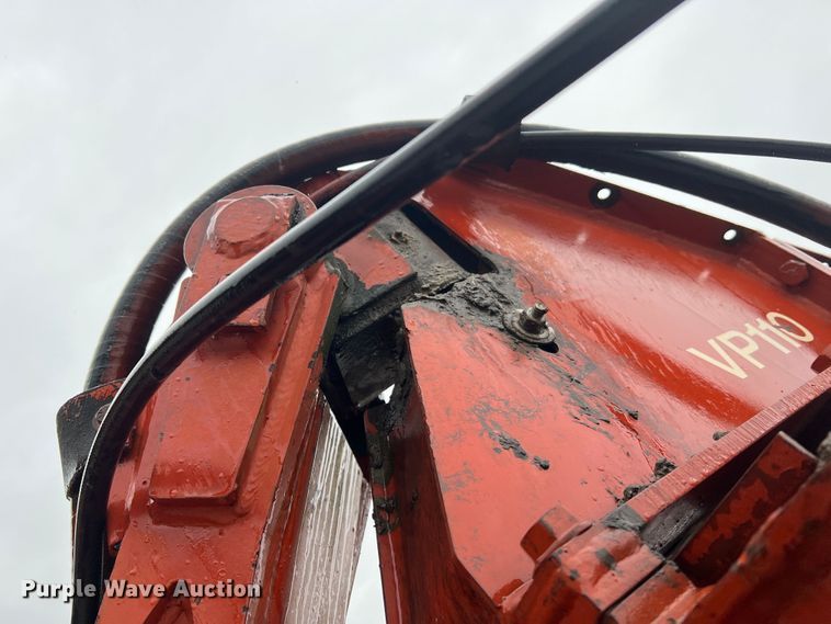 image for item KC9988 1998 Ditch Witch HT100  cable plow