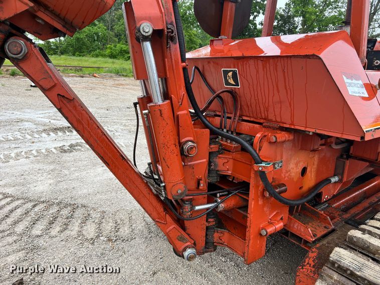 image for item KC9988 1998 Ditch Witch HT100  cable plow