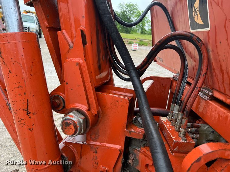 image for item KC9988 1998 Ditch Witch HT100  cable plow