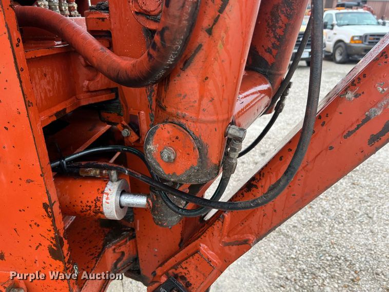 image for item KC9988 1998 Ditch Witch HT100  cable plow