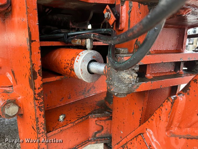 image for item KC9988 1998 Ditch Witch HT100  cable plow