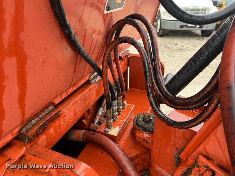 image for item KC9988 1998 Ditch Witch HT100  cable plow