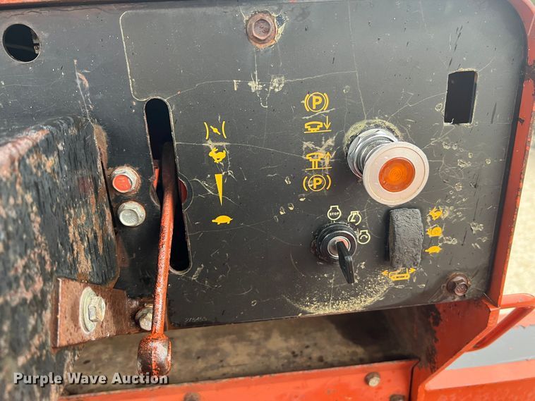 image for item KC9988 1998 Ditch Witch HT100  cable plow