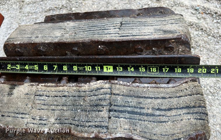 image for item KC9988 1998 Ditch Witch HT100  cable plow