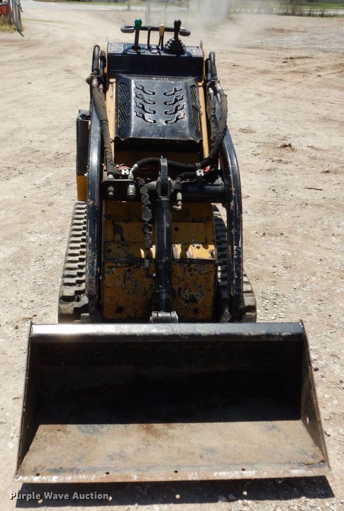 image for item KD9936 2011 Vermeer S600TX  compact utility loader