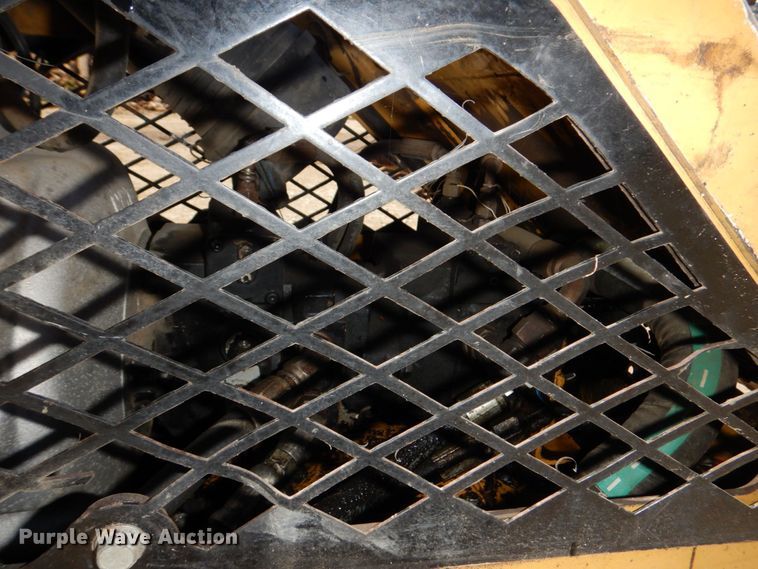 image for item KD9936 2011 Vermeer S600TX  compact utility loader