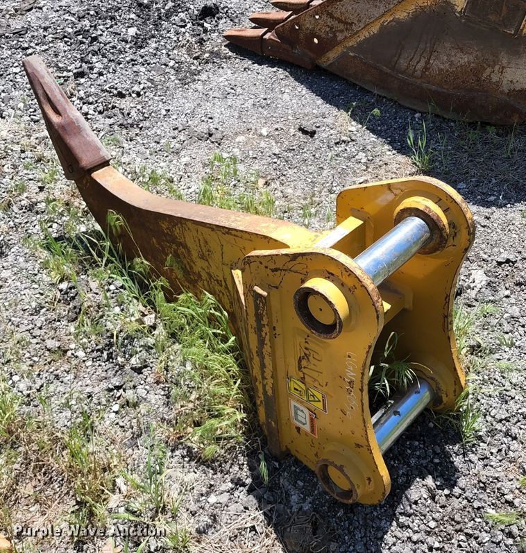 image for item KF9019 Caterpillar  excavator ripper tooth