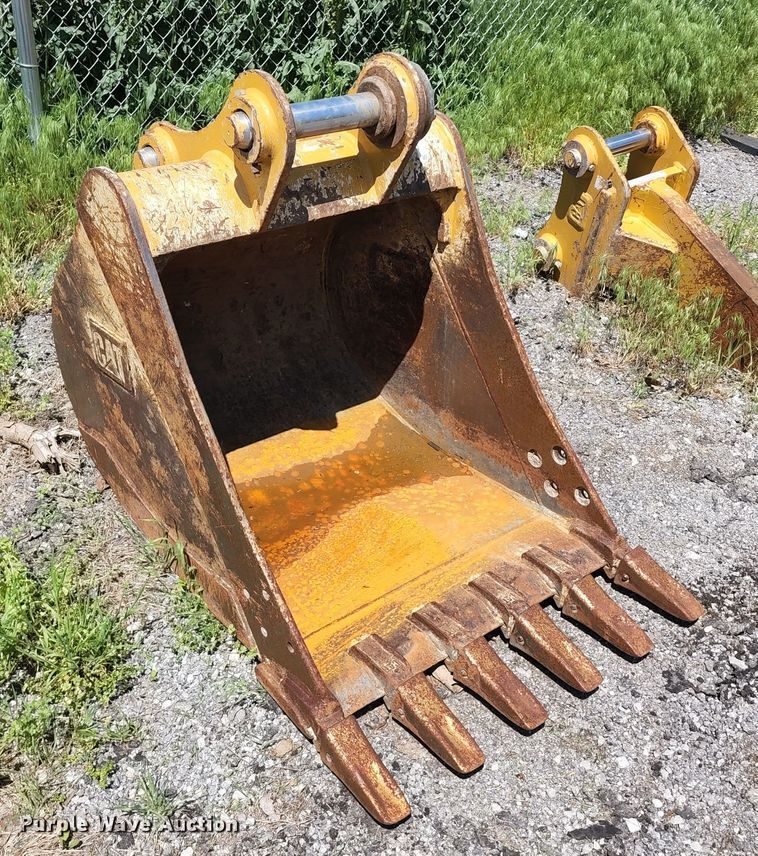 image for item KF9020 Caterpillar  36"W excavator bucket