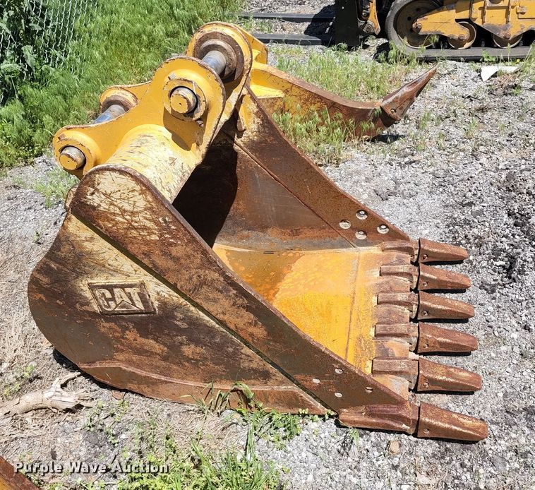 image for item KF9020 Caterpillar  36"W excavator bucket
