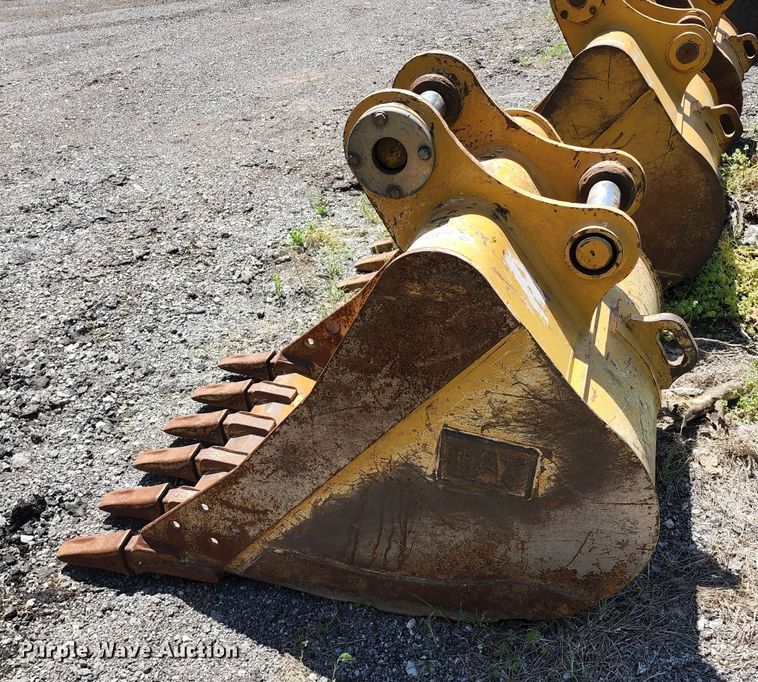 image for item KF9020 Caterpillar  36"W excavator bucket