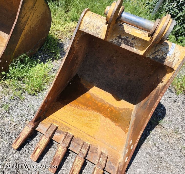 image for item KF9020 Caterpillar  36"W excavator bucket