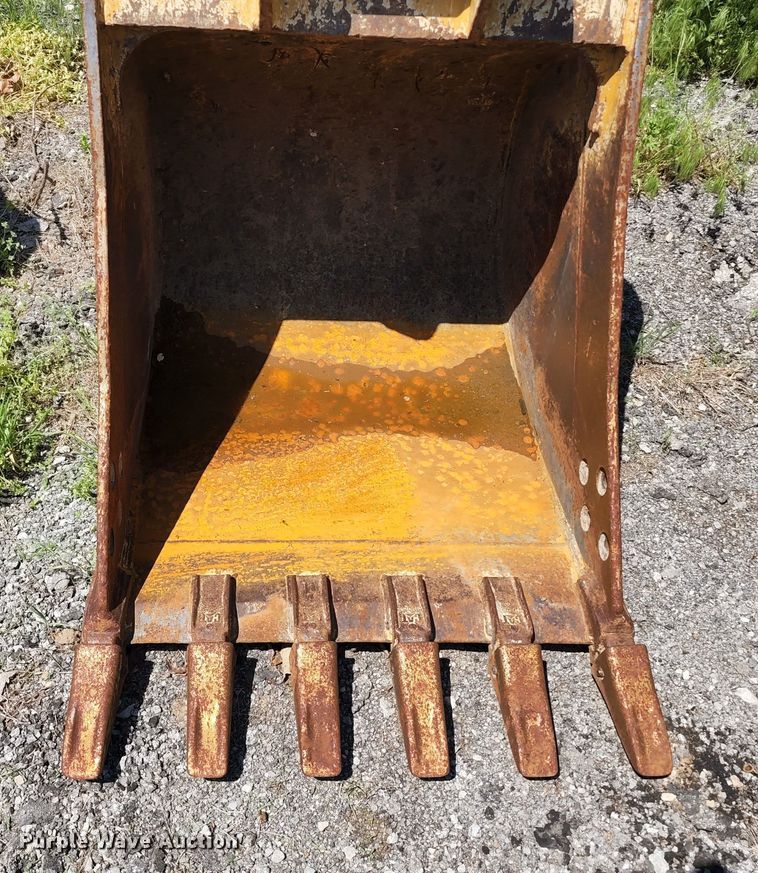 image for item KF9020 Caterpillar  36"W excavator bucket