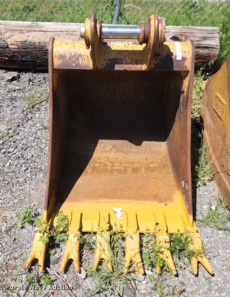 image for item KF9022 Caterpillar  36"W excavator bucket