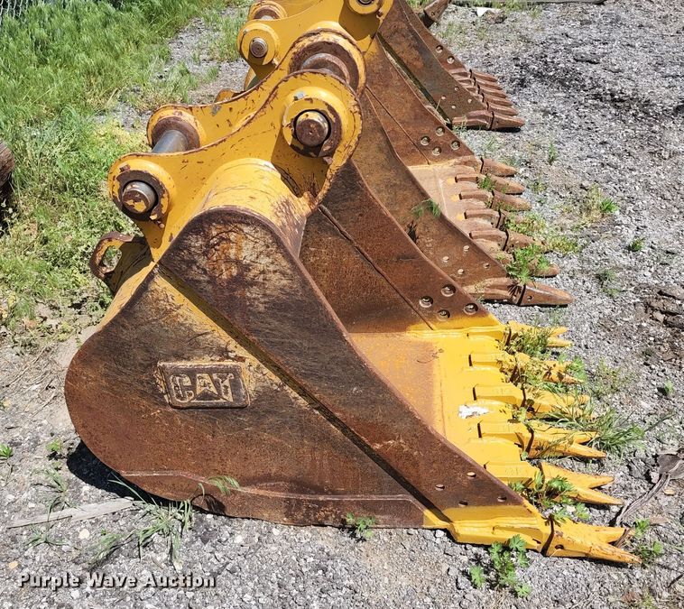 image for item KF9022 Caterpillar  36"W excavator bucket