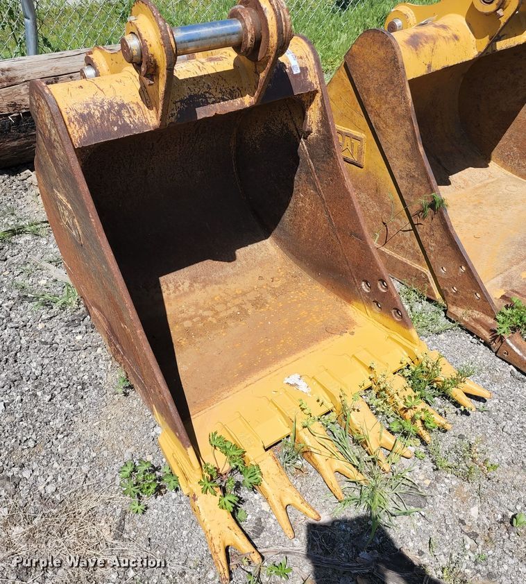 image for item KF9022 Caterpillar  36"W excavator bucket