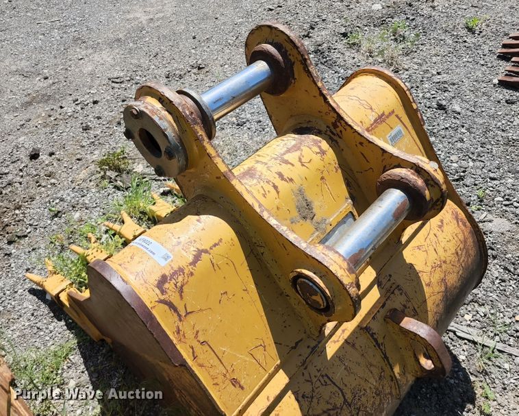 image for item KF9022 Caterpillar  36"W excavator bucket