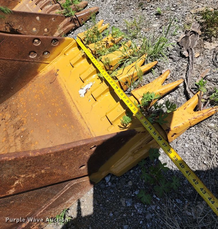 image for item KF9022 Caterpillar  36"W excavator bucket